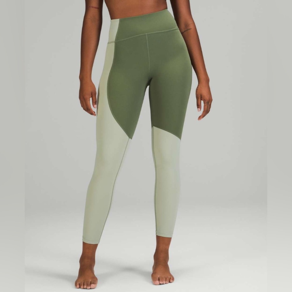 Lululemon Nulu Colour Block HR Crop Size 14 in Green Fern/Twill